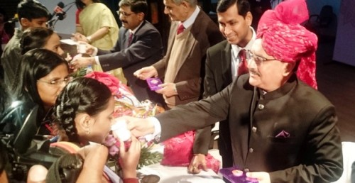 The Union Minister for Health & Family Welfare, Shri Jagat Prakash Nadda administered deworming tablets to the school children, in Jaipur, on February 09, 2015.