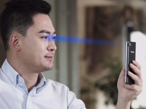 Smartphone with IRIS Scanners