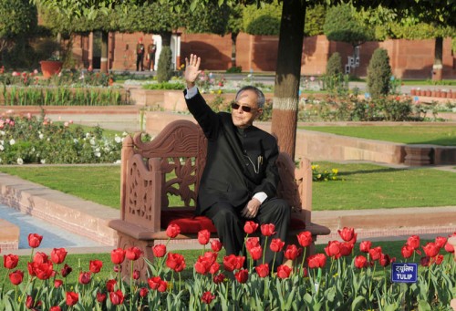 The President, Shri Pranab Mukherjee opens the annual ?Udyanotsav? of the Mughal Gardens of Rashtrapati Bhavan, in New Delhi on February 13, 2015.