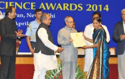 President of India presents National Geoscience Awards 2014