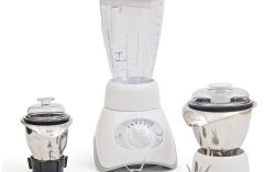 Oster MCPR06-WSO 750-Watt Mixer Grinder (White) for Rs.2,699