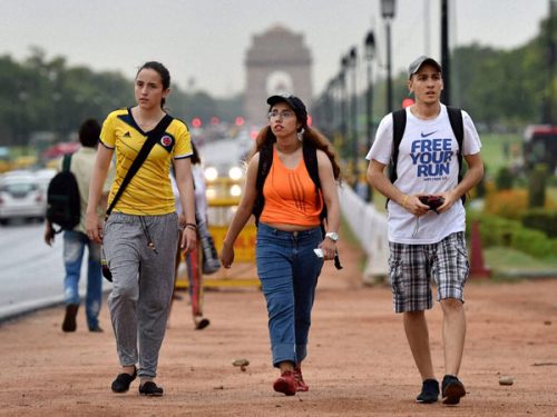 foreign-tourists-in-india