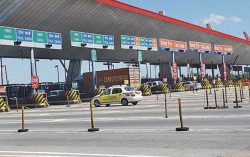 Government suspends payment of fees on all toll plazas on National Highways till midnight of 11.11.2016