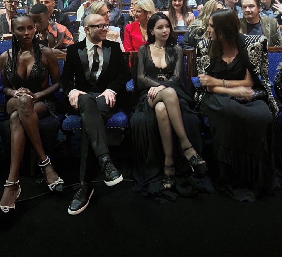 Tia Lee at the FROW of the Julien Macdonald showcase L to R: Lorraine Pascale, Dennis O'Brien, Tia Lee, Amber Le Bon