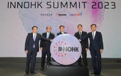 Over 800 local and international academics and scientists attended the InnoHK Summit 2023