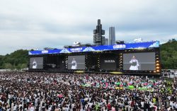 Roadside concerts become a hit in China’s Guiyang